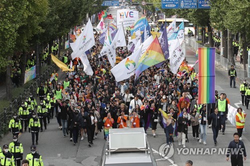 '성 소수자 다양성 존중' 광주서 두 번째 퀴어문화축제