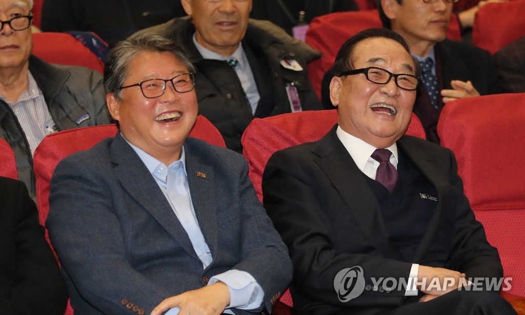 활짝 웃는 조원진과 서청원