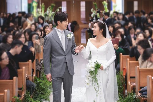 배우 이완-프로골퍼 이보미 결혼사진