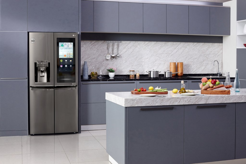 This photo provided by LG Electronics Inc. on Jan. 1, 2020, shows the company's new InstaView ThinQ refrigerator. (PHOTO NOT FOR SALE) (Yonhap)