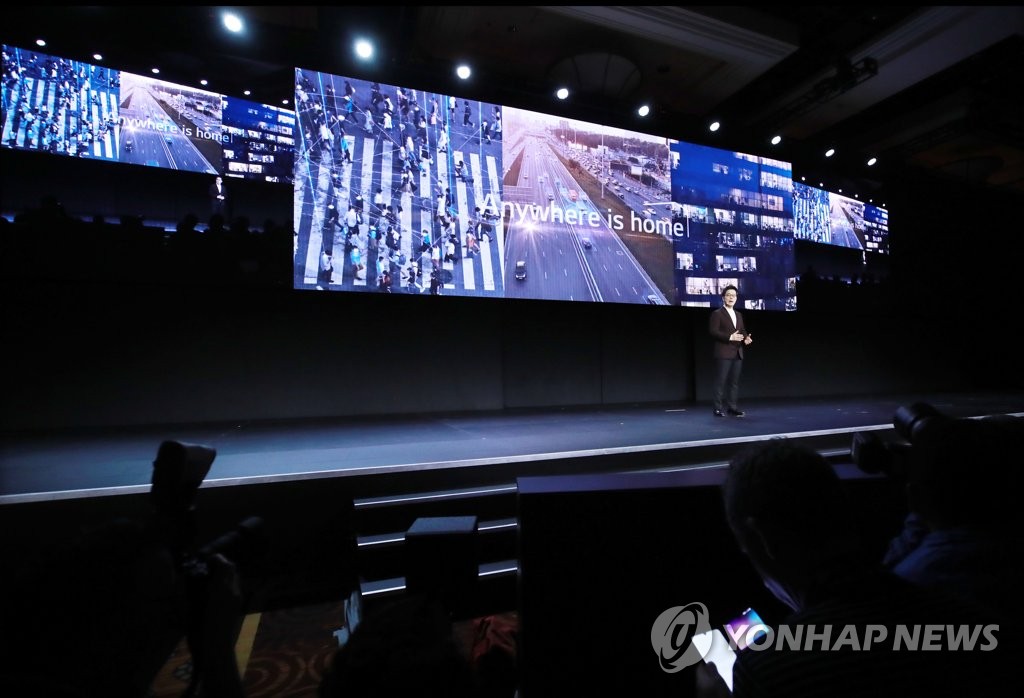 This file photo taken Jan. 6, 2020, shows Park Il-pyung, LG Electronics chief technology officer, speaking at a press conference on the sidelines of the Consumer Electronics Show 2020 in Las Vegas, Nevada. (Yonhap)