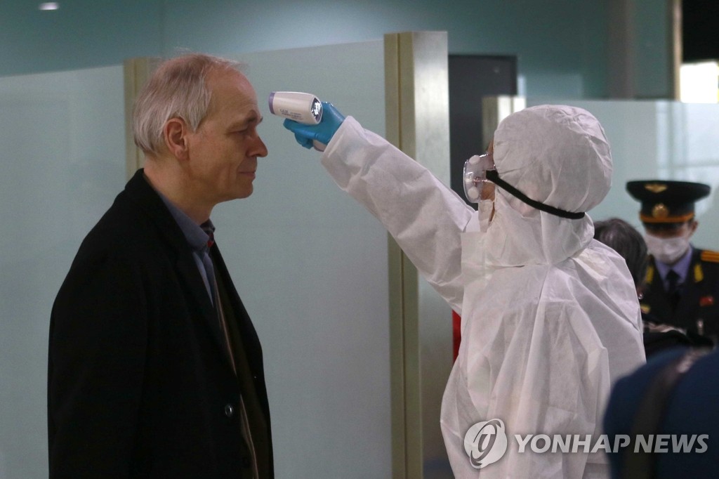 كوريا الشمالية تطلق سراح حوالي 70 أجنبيا بعد الحجر الصحي بسبب فيروس كورونا - 1