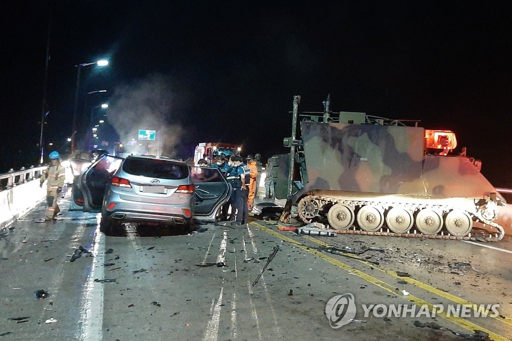 車両が在韓米軍装甲車に追突　５人死傷