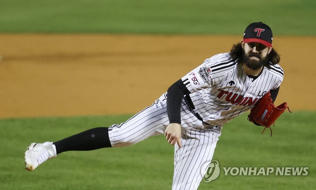 KBO's Twins bring back ace Casey Kelly for 3rd season