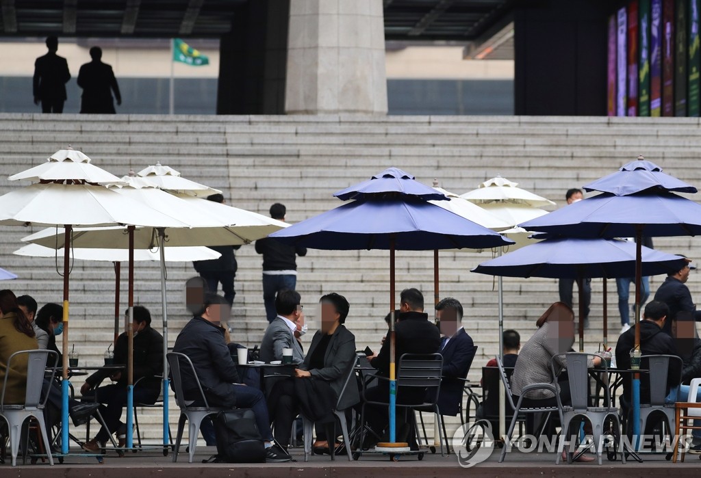 ソウル都心の光化門広場付近にあるカフェ＝１７日、ソウル（聯合ニュース）