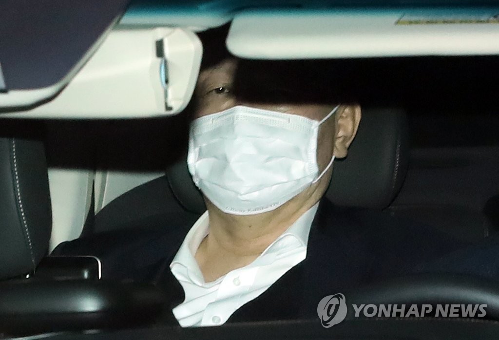 (3rd LD) Top prosecutor files court injunction against disciplinary measure
