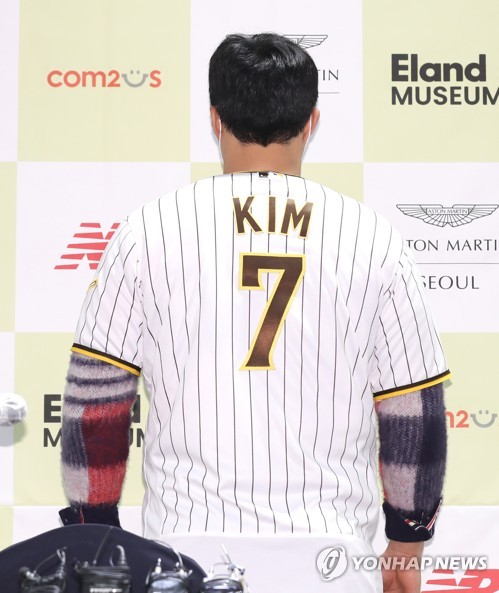To flip or not to flip: Padres infielder Kim Ha-seong ponders as he joins  demonstrative club