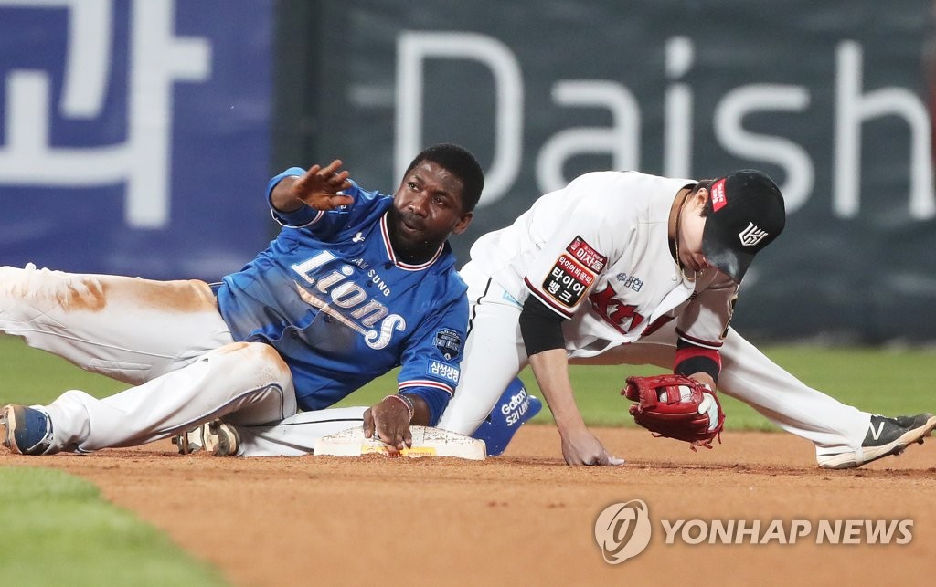 피렐라 '도루 성공'