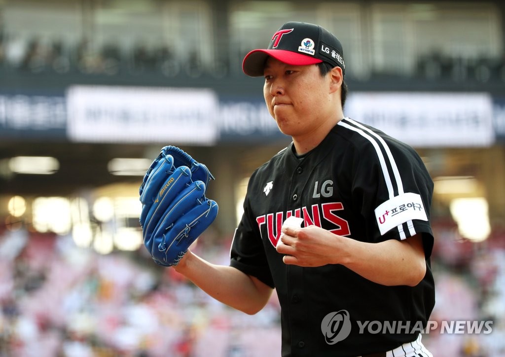 In this file photo from June 6, 2021, Cha Woo-chan of the LG Twins returns to the dugout after completing the bottom of the second inning of a Korea Baseball Organization regular season game against the Kia Tigers at Gwangju-Kia Champions Field in Gwangju, 330 kilometers south of Seoul. (Yonhap)