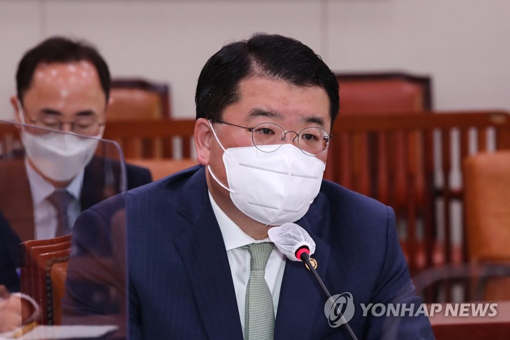 This file photo, taken on June 22, 2021, shows First Vice Foreign Minister Choi Jong-kun speaking during a parliamentary session at the National Assembly in Seoul. (Yonhap)