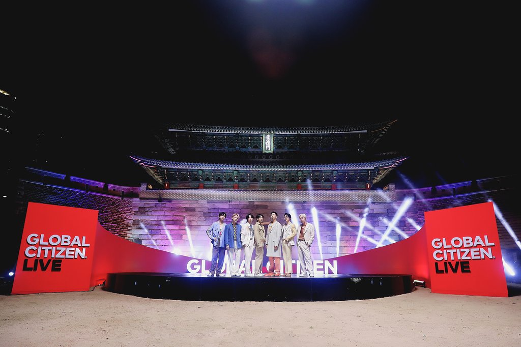 BTS, '6개 대륙 자선콘서트' 오프닝 장식…숭례문 앞 공연
