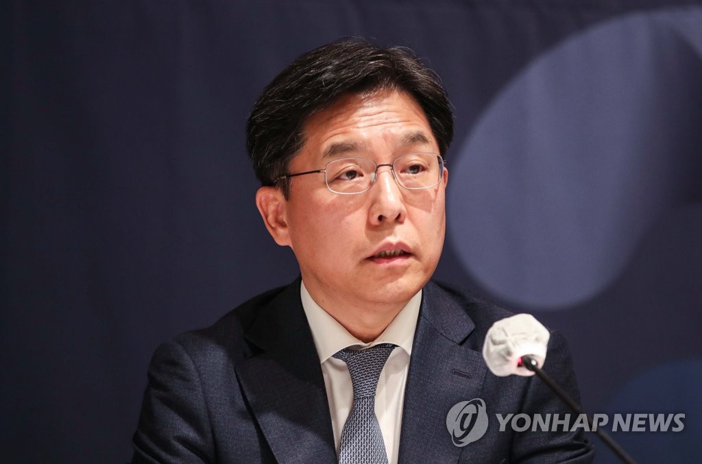 Noh Kyu-duk, representante especial de Corea del Sur para los asuntos de paz y seguridad de la península coreana, habla en el Foro NK, organizado el 25 de octubre de 2021 por el Instituto para la Estrategia de la Seguridad Nacional estatal de Corea del Sur (INSS, según sus siglas en inglés), en un hotel en el centro de Seúl.