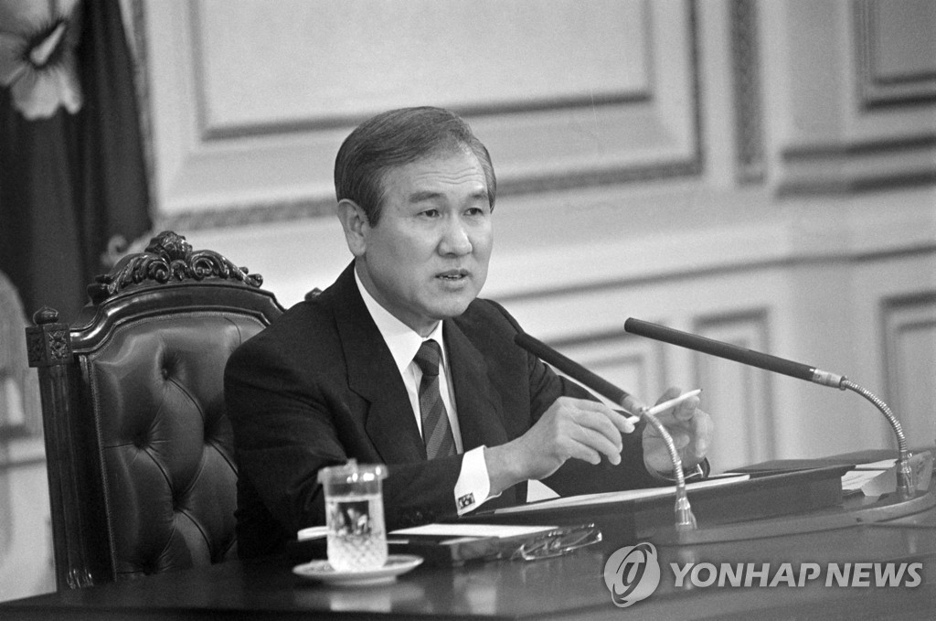 L'ancien président Roh Tae-woo déclare la guerre contre les crimes le 13 octobre 1990. (Photo d'archives Yonhap) 