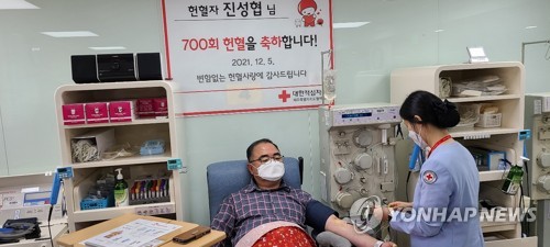 제주 헌혈왕 진성협씨, 700회 조건 없는 생명나눔…전국 5번째