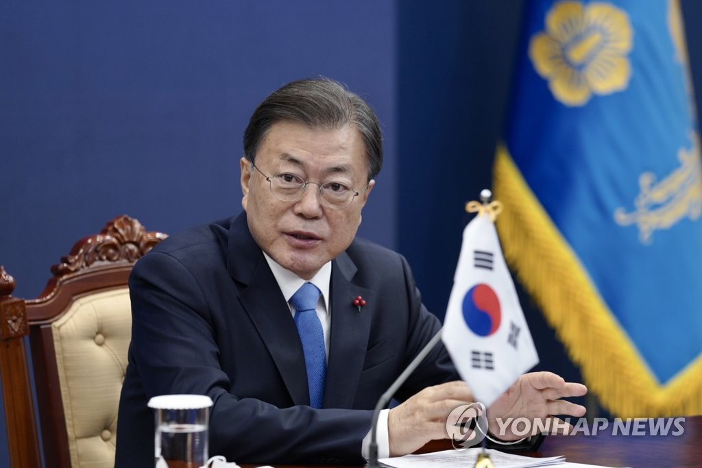 (LEAD) At Biden's summit, Moon bills S. Korea as 'exemplary testament' to democracy