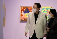 발달장애 특별전시회 관람하는 윤석열 대선후보