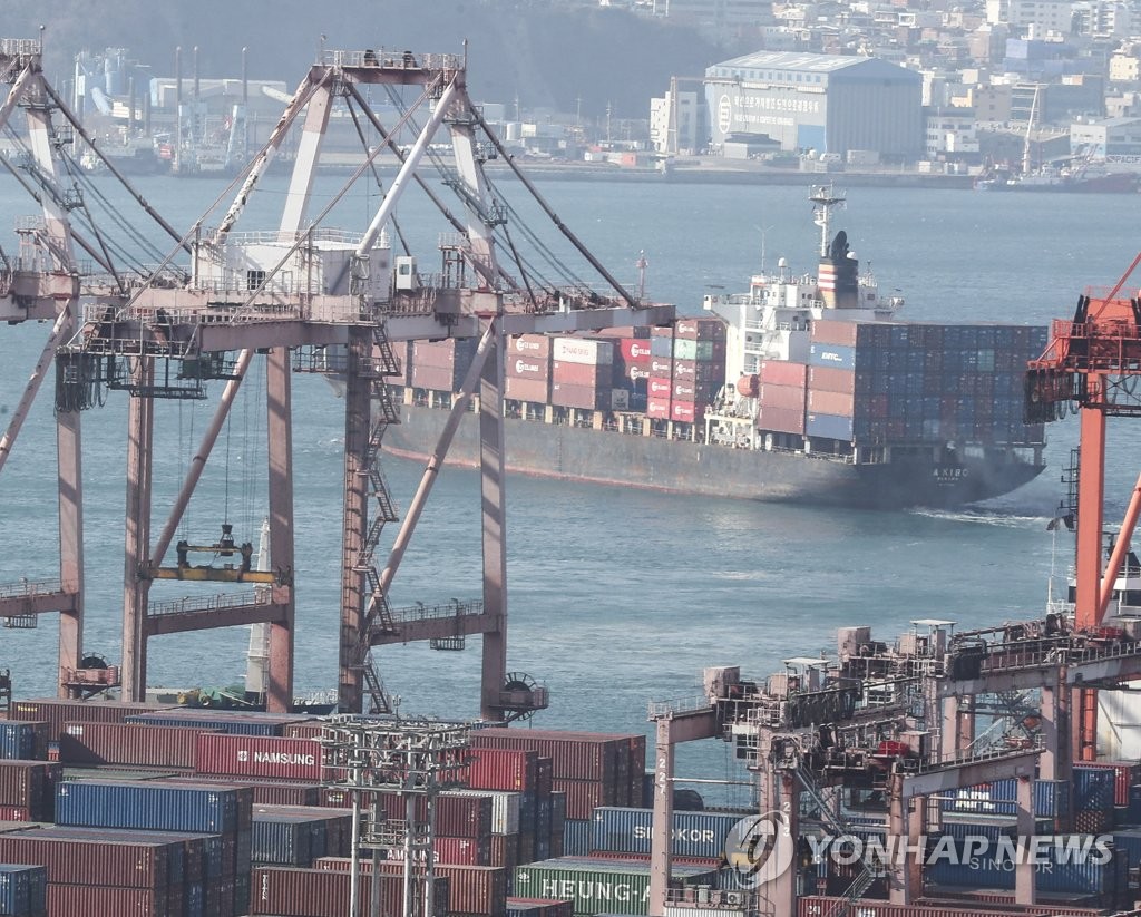 (3rd LD) S. Korea's current account surplus halved on-year in December amid soaring imports