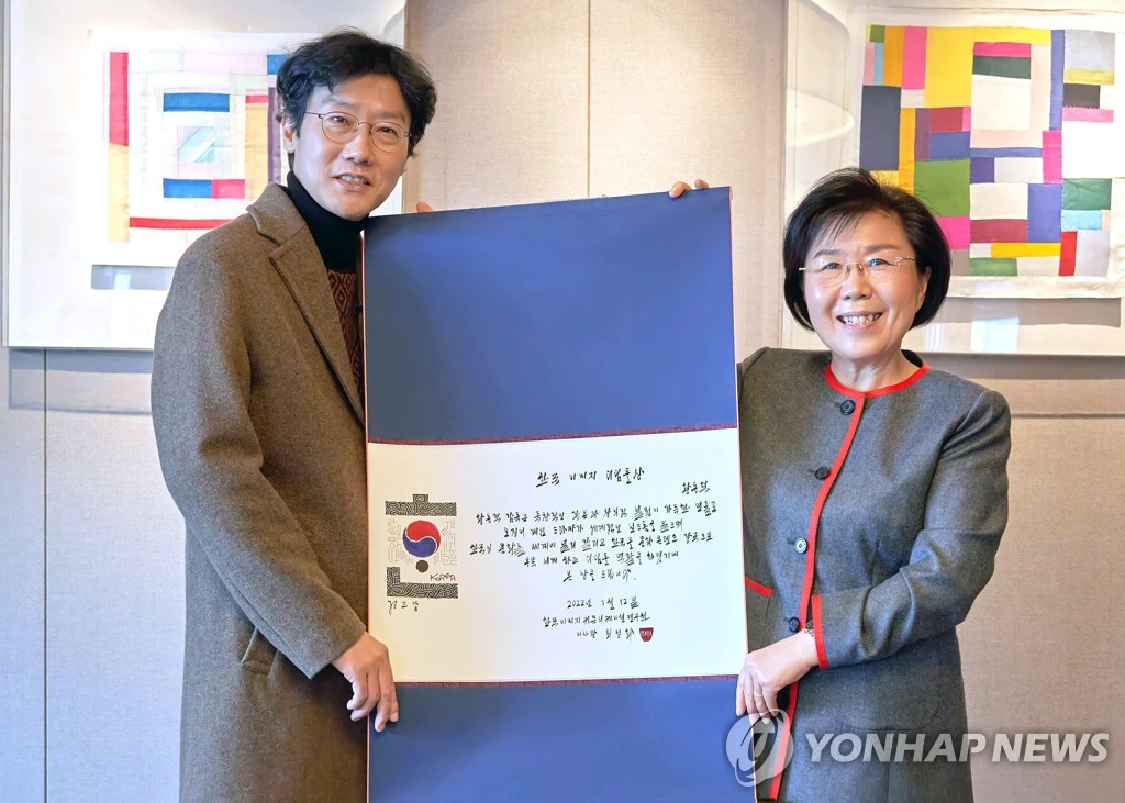 (LEAD) CICI Korea Image Awards : le réalisateur de «Squid Game» croit toujours en l'humanité