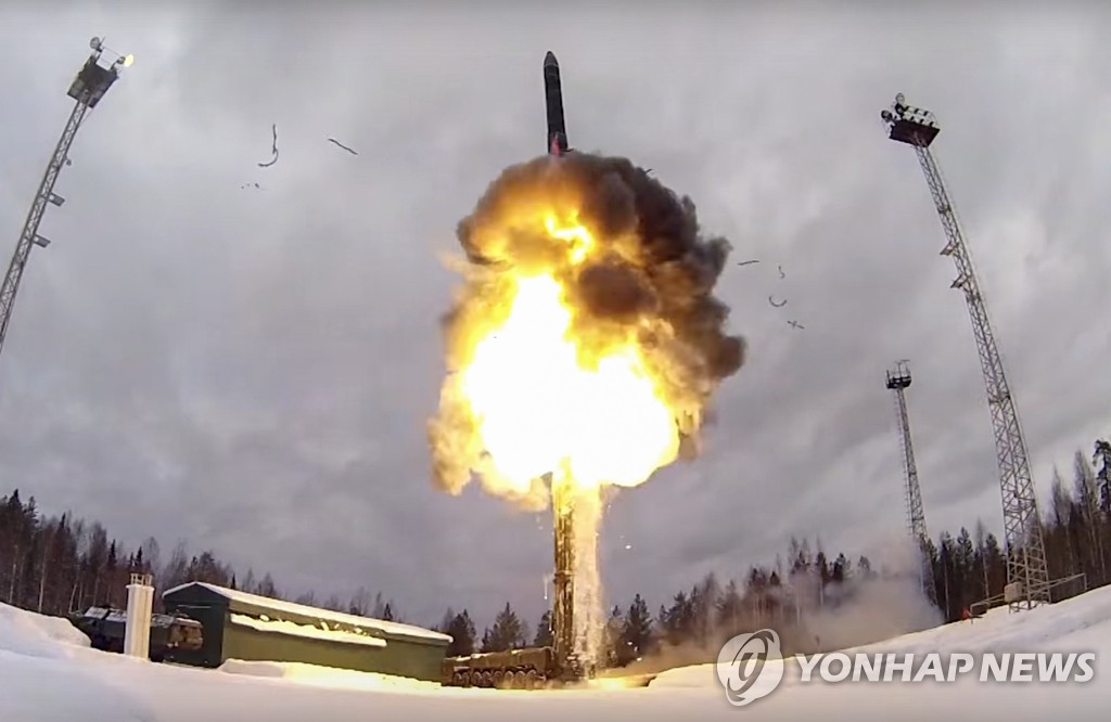 '우크라 사태' 속 ICBM 발사 훈련하는 러시아군