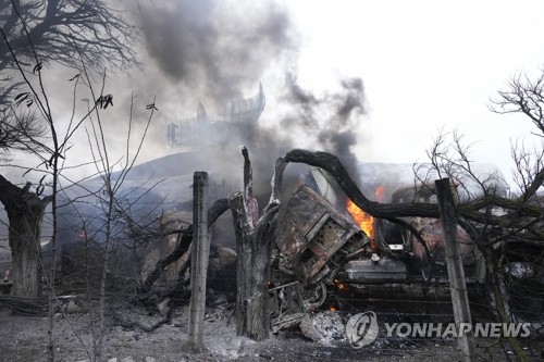 러시아군 폭격에 파괴된 우크라이나 군기지 레이더