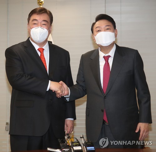 Yoon ramps up diplomacy with U.S., China, Japan