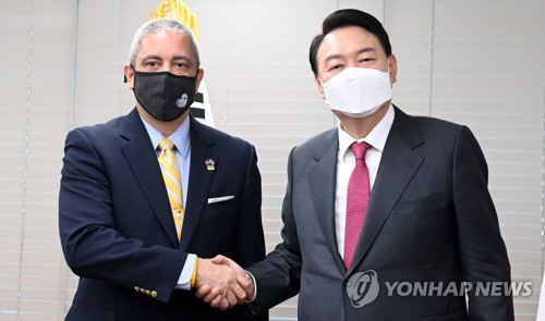 الرئيس المنتخب يون يلتقي القائم بأعمال السفير الأمريكي لدى كوريا الجنوبية