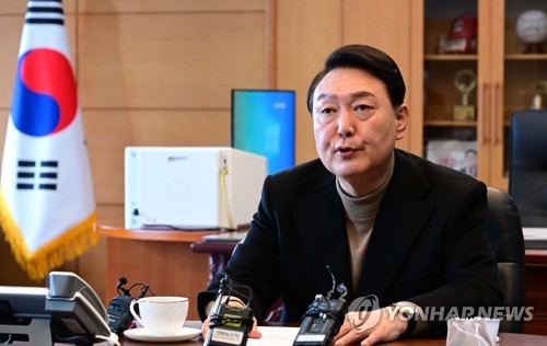 Yoon promete abolir la oficina presidencial para asuntos civiles