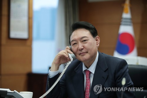 Yoon y la jefa de la UE celebran diálogos telefónicos y buscan celebrar una cumbre bilateral