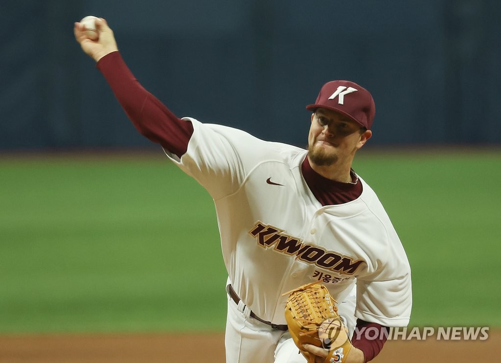 In this file photo from March, 18, 2022, Tyler Eppler of the Kiwoom Heroes pitches in a Korea Baseball Organization preseason game against the SSG Landers at Gocheok Sky Dome in Seoul. (Yonhap)