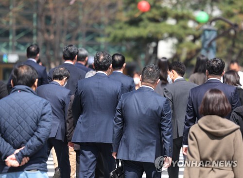 コロナ規制解除に肩落とす会社員も 通勤 会食再開 嫌だ 韓国 聯合ニュース
