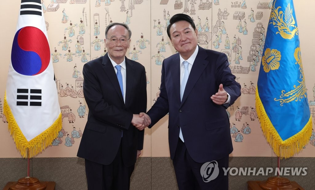 Yoon et le vice-président chinois