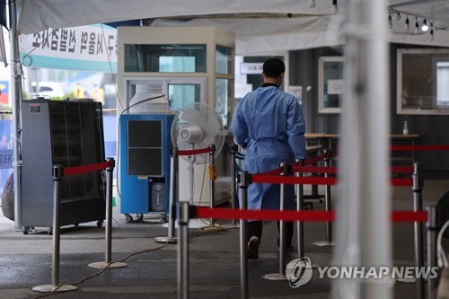 韓国の新規コロナ感染者１．７万人　火曜発表で１７週ぶり２万人下回る