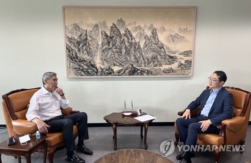 S. Korean, U.S. nuclear envoys discuss N. Korea's missile firing