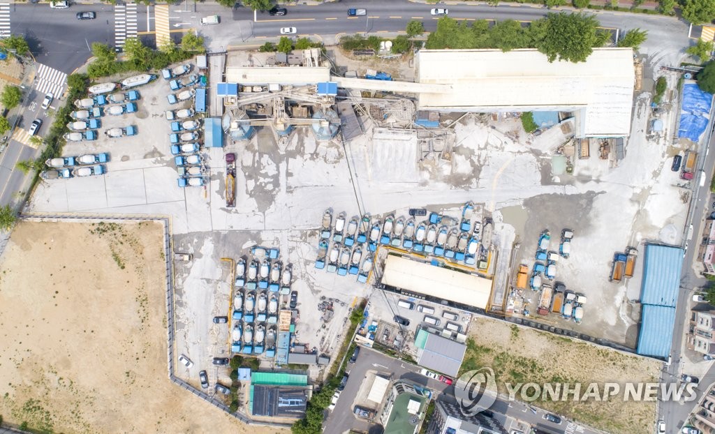 화물연대 파업으로 시멘트 재고 부족, 레미콘 공장 60% 가동 중단