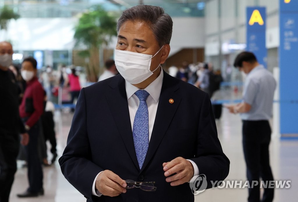 This file photo taken June 16, 2022, shows Foreign Minister Park Jin at Incheon International Airport in Incheon, west of Seoul. (Yonhap)