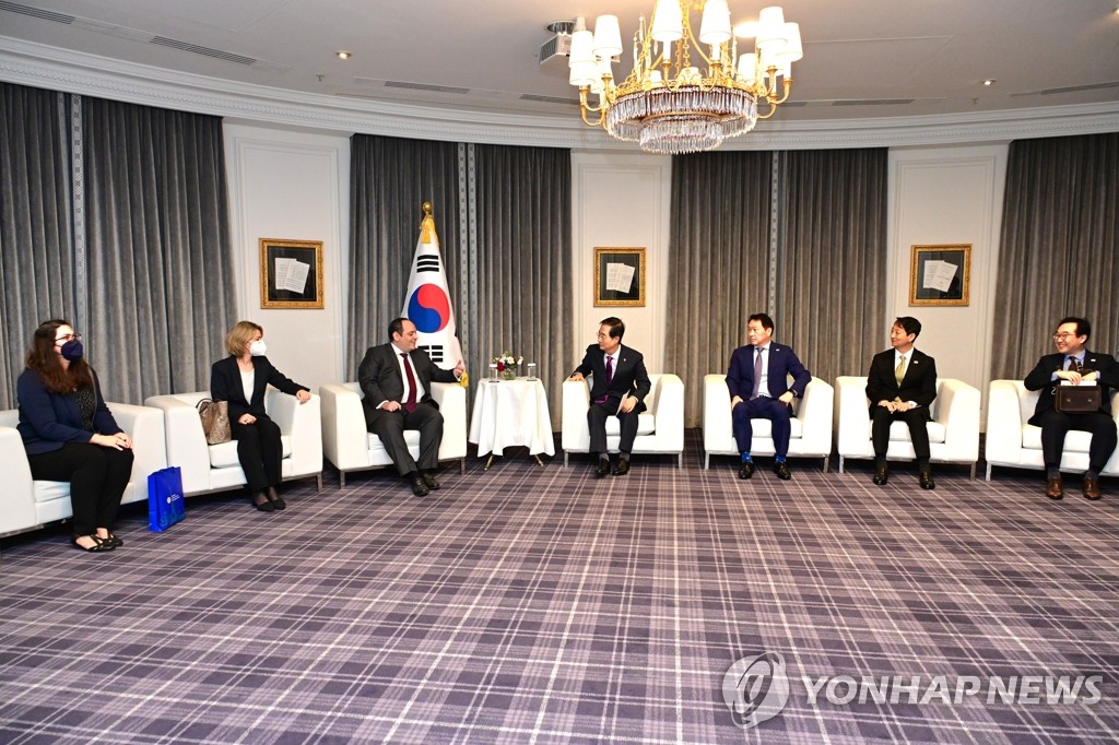 S. Korean PM meets BIE chief
