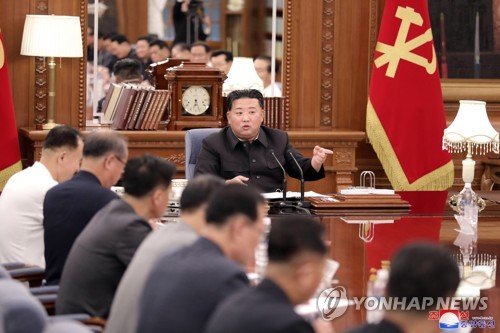 김정은, 노동당 시스템 개편 드라이브…사회 곳곳 '통제 강화'