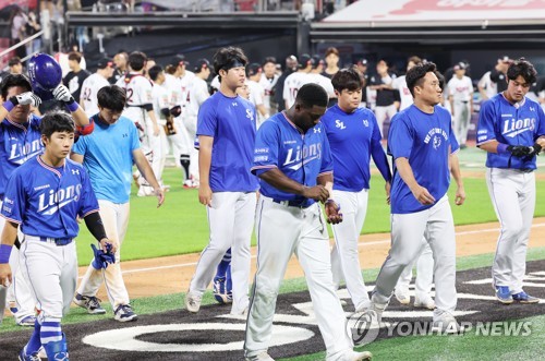 24th May, 2023. Baseball: LG Twins vs. SSG Landers SSG Landers starter Oh  Won-seok throws a pitch during a Korea Baseball Organization regular season  game against the LG Twins at Incheon SSG