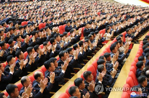 북한 김정은 "코로나19 박멸하고 비상방역전 승리 선포"