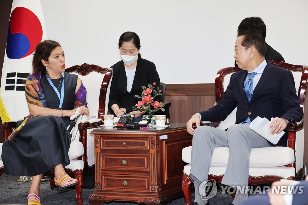 韓国統一相 国連特別報告者と面会 聯合ニュース