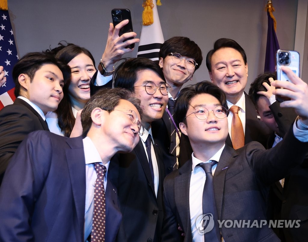 Yoon says digital technology should expand freedom