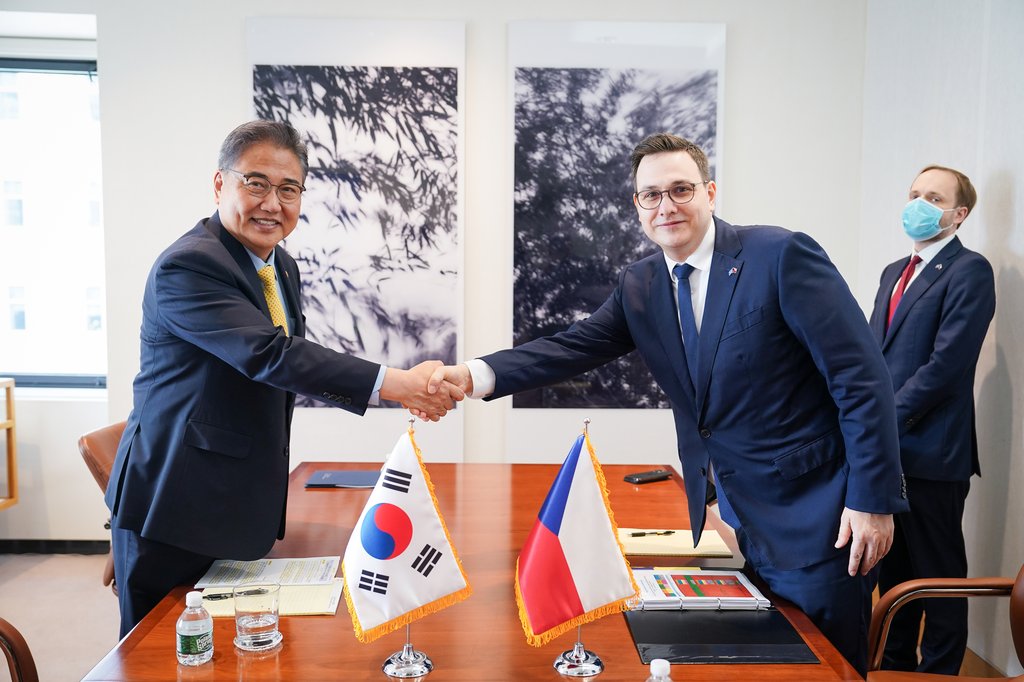 S. Korea-Czech Republic FM talks