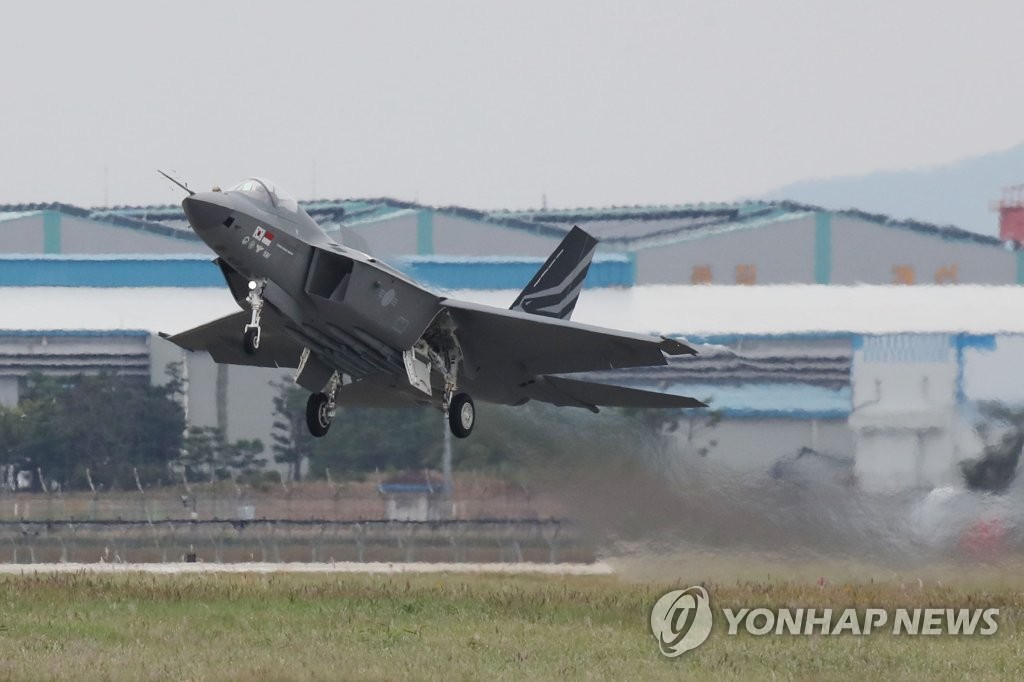 South Korea's indigenous fighter jet KF-21 takes off from the runway of the Air Force's 3rd Flying Training Wing in Sacheon, about 300 kilometers south of Seoul, on Sept. 28, 2022, during a ceremony to celebrate its successful first flight in July, in this photo provided by the Defense Daily. (PHOTO NOT FOR SALE) (Yonhap)