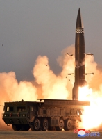 (جديد) كوريا الشمالية تطلق صاروخا باليستيا في اتجاه البحر الشرقي احتجاجا على المناورات العسكرية المشتركة