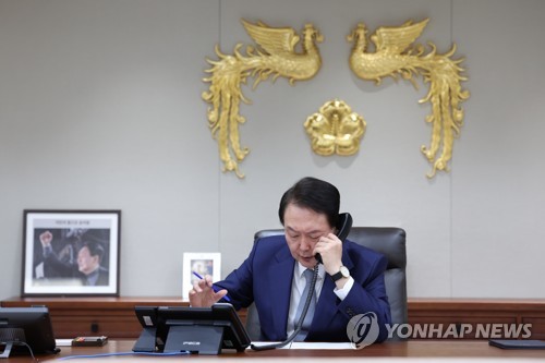 韓日首脳が電話会談　北朝鮮への「厳しい対応」で一致＝随時意思疎通へ