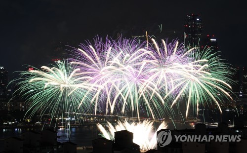 '불꽃 뷰' 바가지요금 근절…서울시, 호텔업계 긴급 점검
