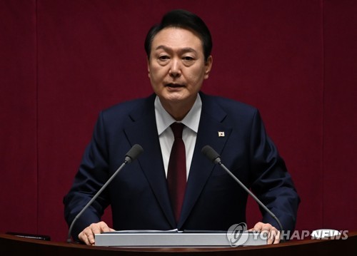 施政方針演説する尹大統領（共同取材）＝２５日、ソウル（聯合ニュース）