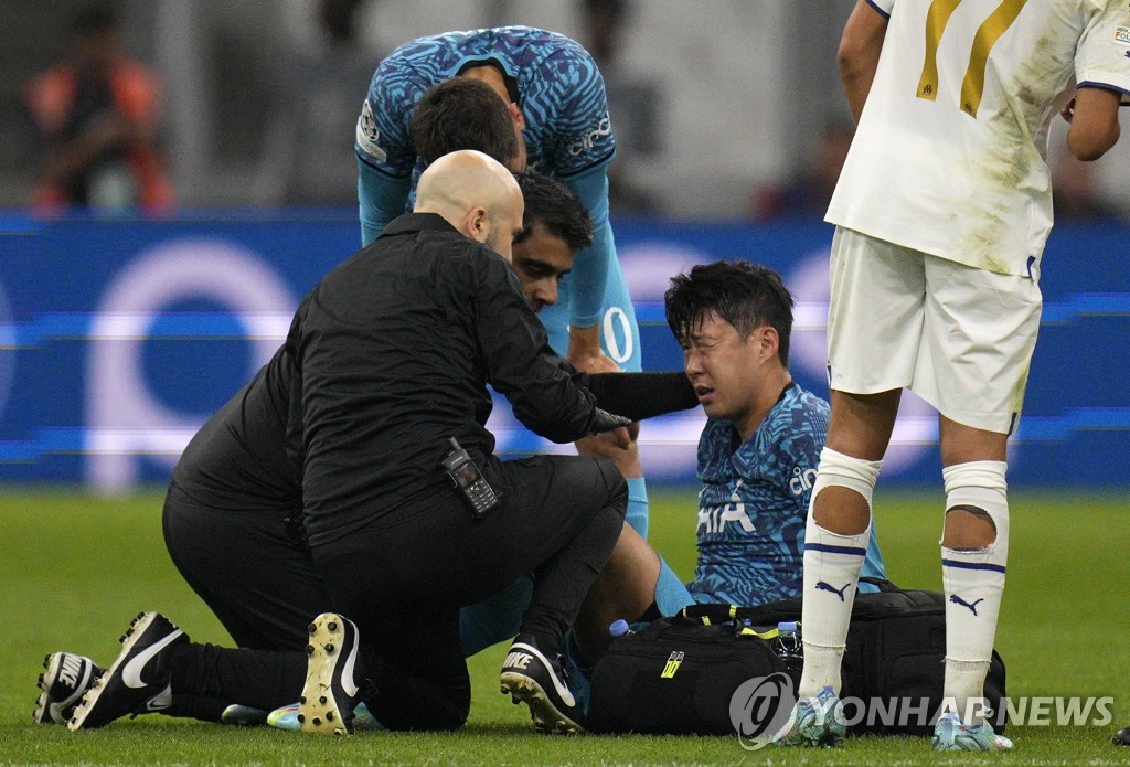 손흥민 '안면 수술 확정'…월드컵 출전 불투명