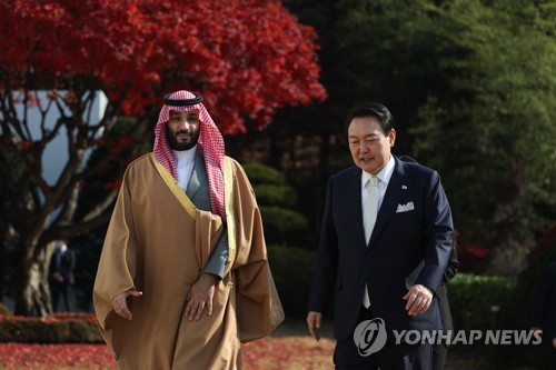 الرئيس يون يناقش مع ولي العهد السعودي محمد بن سلمان سبل إحداث قفزة العلاقات بين البلدين
