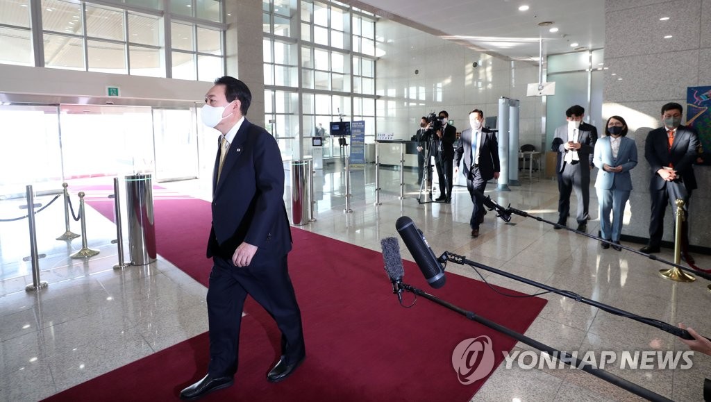 Conflit entre les partis sur la suspension de la séance de questions-réponses de Yoon